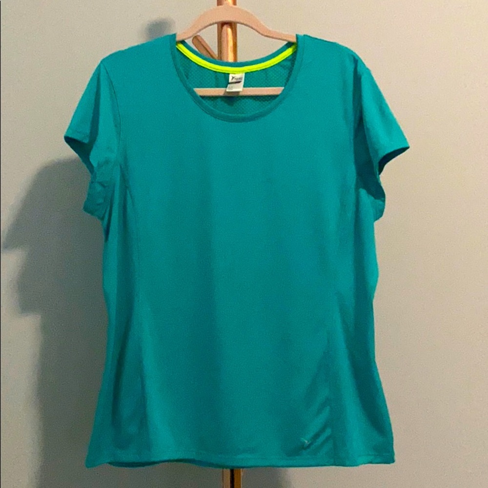 EUC Old Navy Active Top